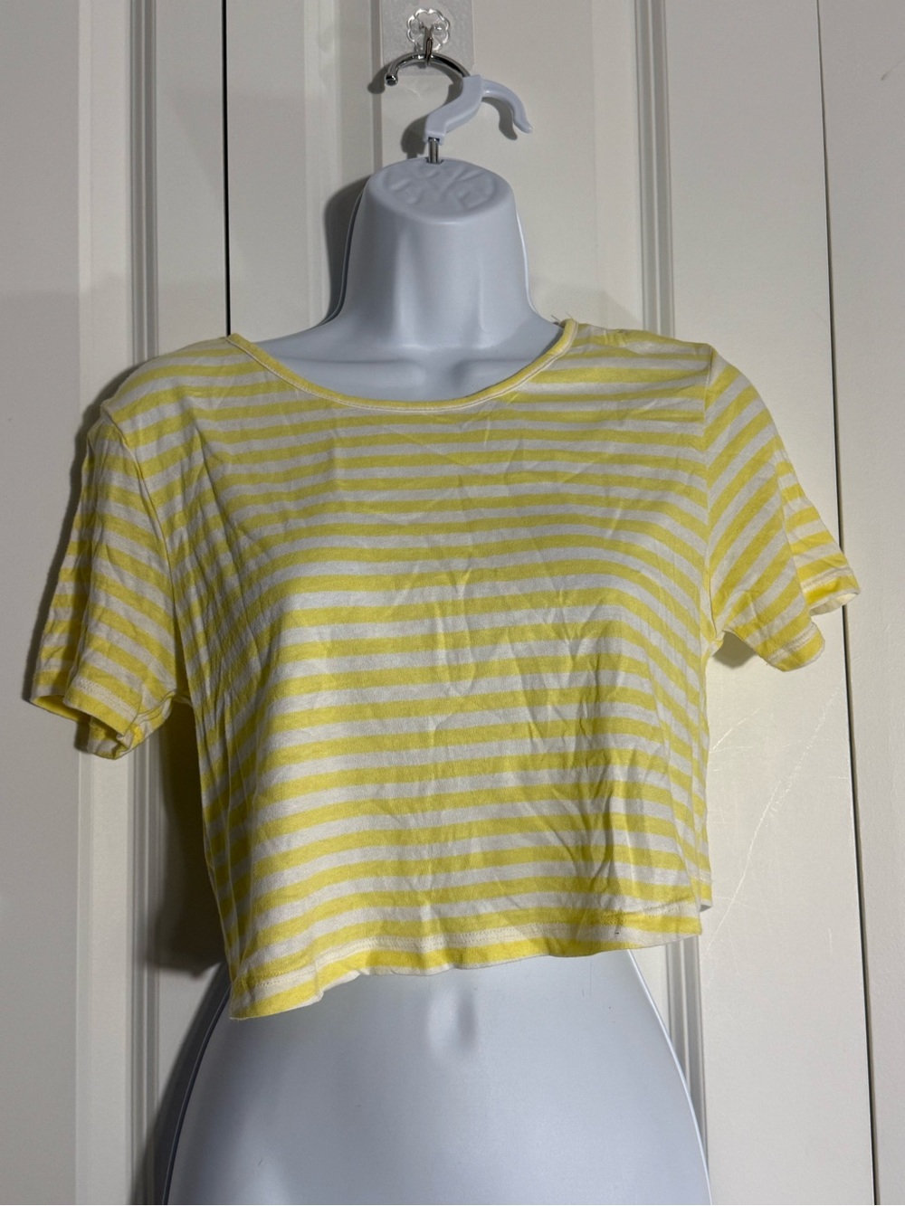 PacSun Yellow and White Striped Cropped Tee
